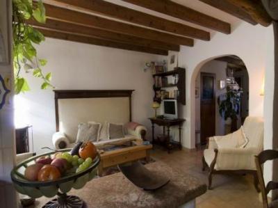 Pollensa, Entzückendes Dorfhaus in friedlicher Umgebung