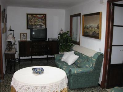 Teilrenoviertes Stadthaus in ruhiger Lage von Arta