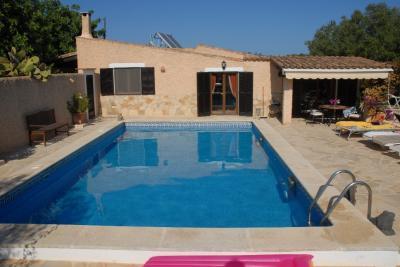 Finca mit mediterranem Ambiente und separatem Gastebereich