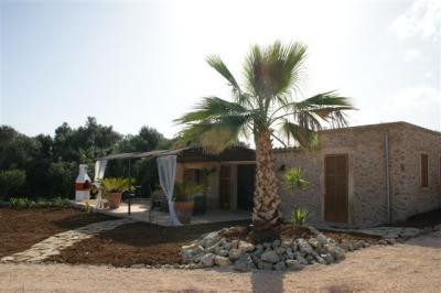 Kleine Natursteinfinca in ruhiger Lage bei Capdepera