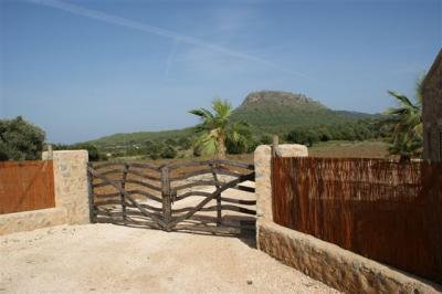 Kleine Natursteinfinca in ruhiger Lage bei Capdepera