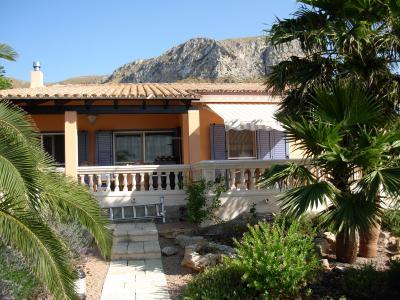 Villa Colonia de Sant Pere mit Meerblick in Hanglage