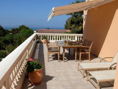 Villa Colonia de Sant Pere mit Meerblick in Hanglage