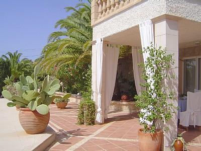 Schones Meerblickchalet mit Pool in Hanglage über Colonia de Sant Pere