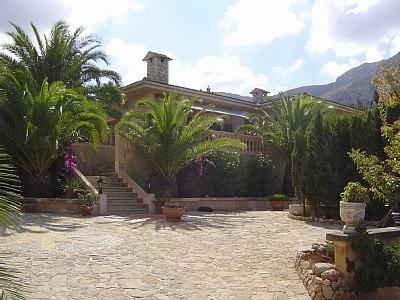Schones Meerblickchalet mit Pool in Hanglage über Colonia de Sant Pere
