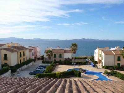 Luxus - Penthousewohnung mit Dachterrasse, Überlaufpool und Meerblick in Colonia de Sant Pere