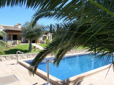 Grosses Chalet mit zwei separaten Wohneinheiten, grosser Pool, Panoramablick in Cala Mesquida