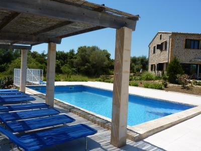 Grosse Natursteinfinca im mediterranen Ambiente mit Pool